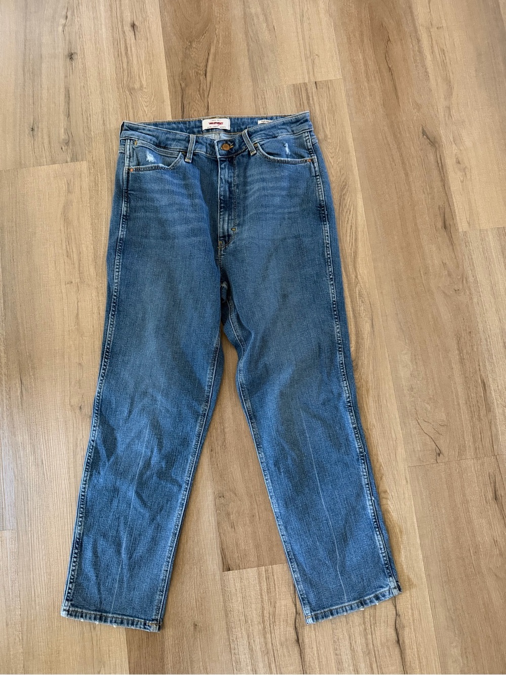 Wrangler Women’s Classic High-Rise Blue Jeans